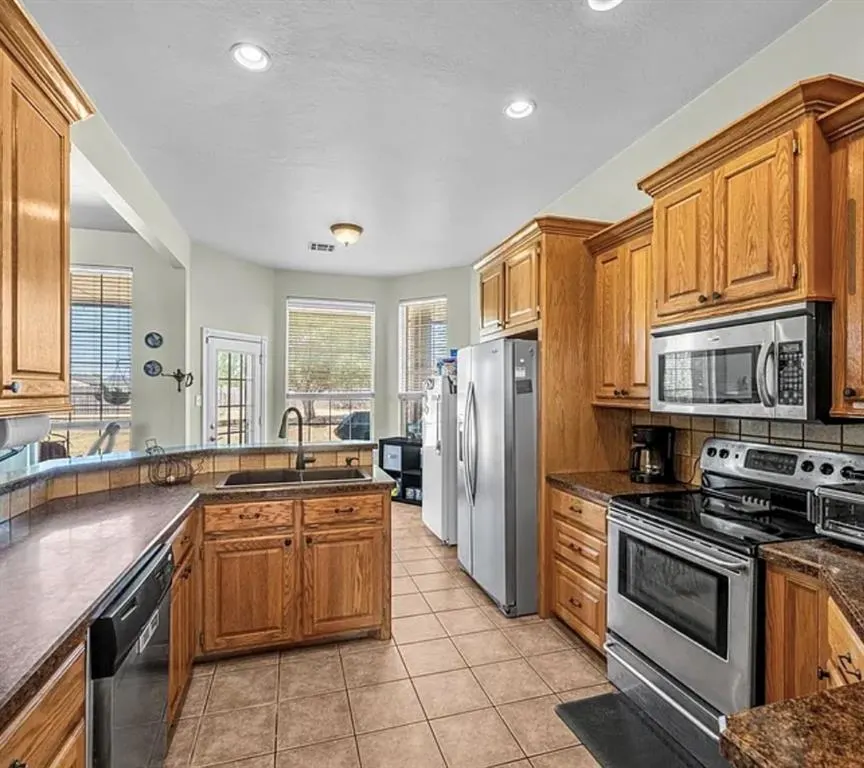 Photo 8 — 296 Prairie View Drive, Elgin, OK 73538