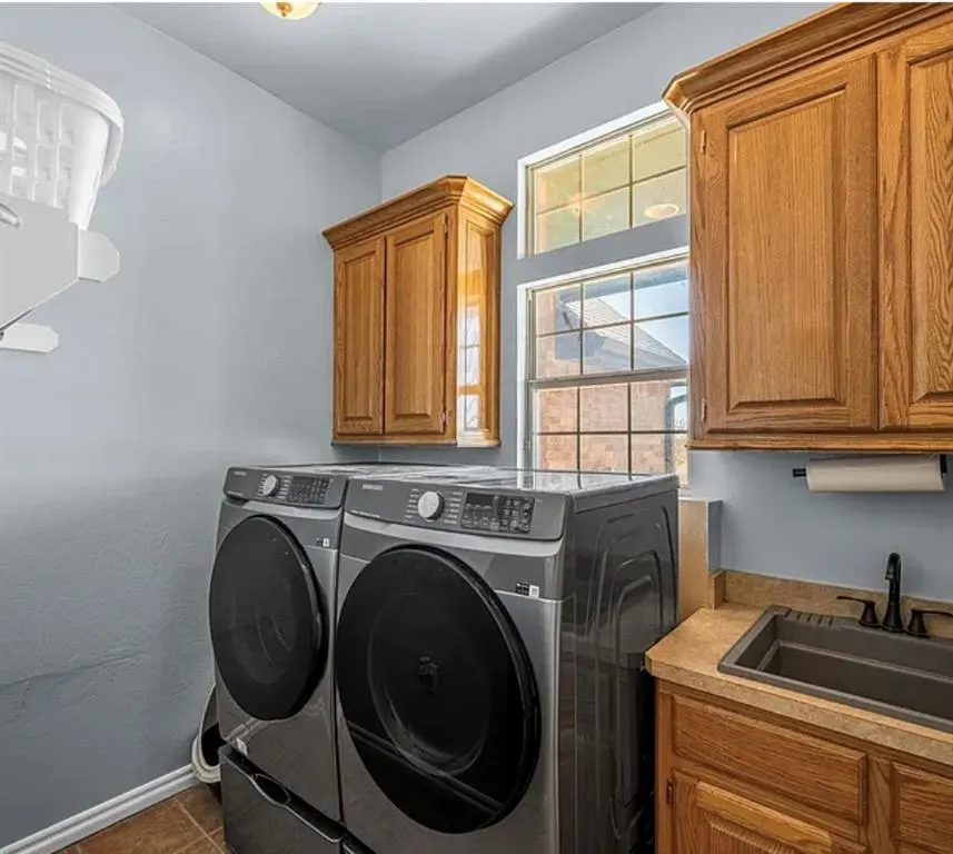 Photo 12 — 296 Prairie View Drive, Elgin, OK 73538