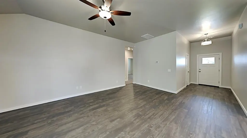 Photo 6 — 7001 Elk Canyon Road, Oklahoma City, OK 73162