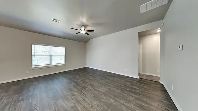 Photo 7 — 7001 Elk Canyon Road, Oklahoma City, OK 73162