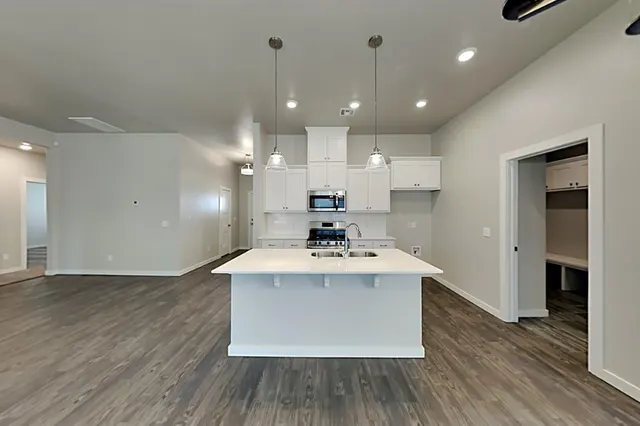 Photo 8 — 7001 Elk Canyon Road, Oklahoma City, OK 73162