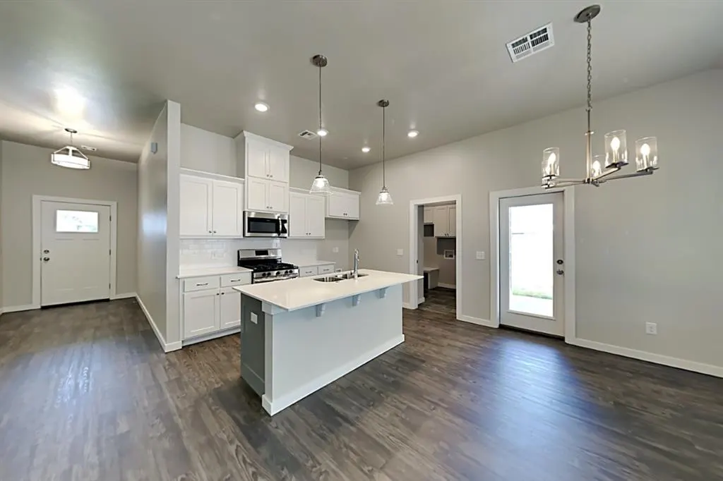 Photo 11 — 7001 Elk Canyon Road, Oklahoma City, OK 73162