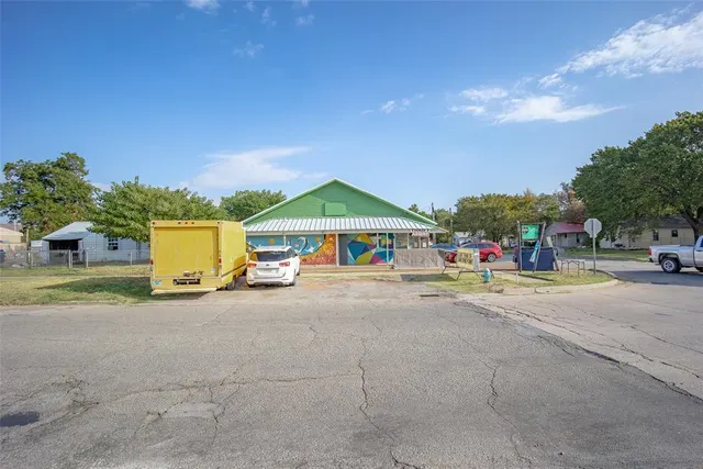 Photo 6 — 428 S 3rd Street, Chickasha, OK 73018