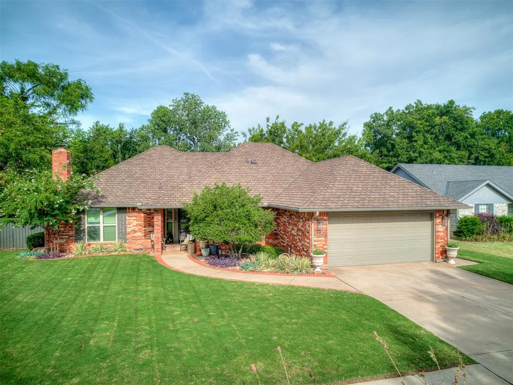 Front exterior — 1725 Still Water Lane, Edmond, OK 73013