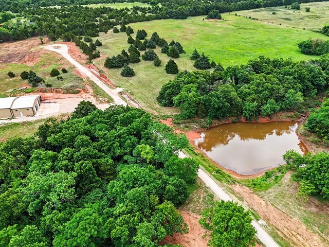Photo 6 — 7531 Redbud Trail, Guthrie, OK 73044