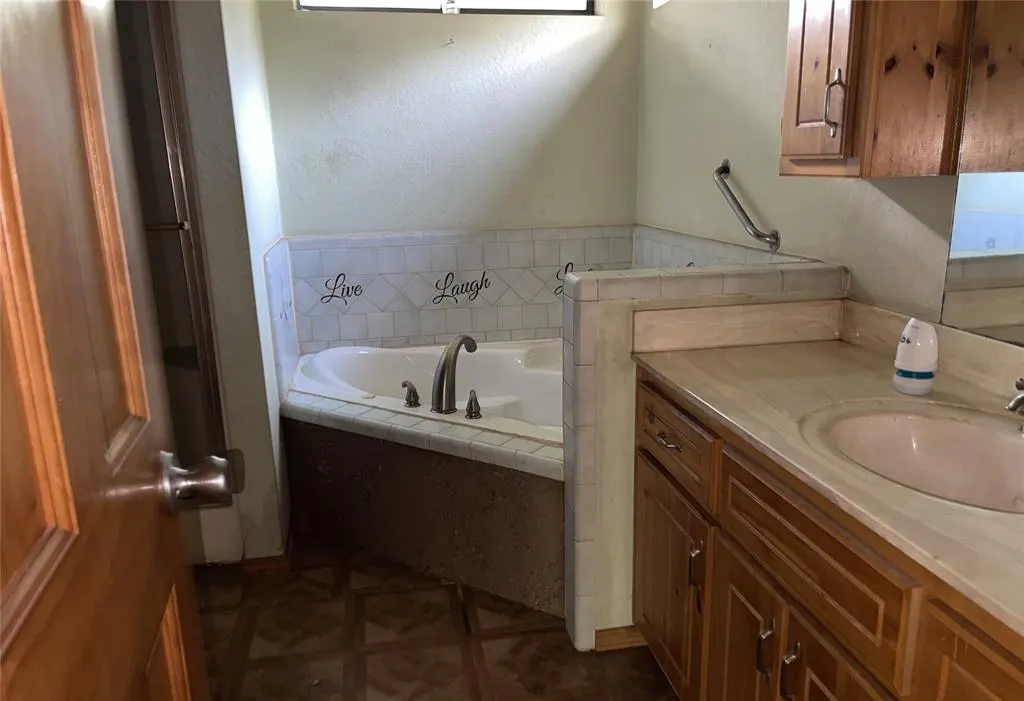 Photo 11 — 900781 S Oak Ridge Drive, Chandler, OK 74834