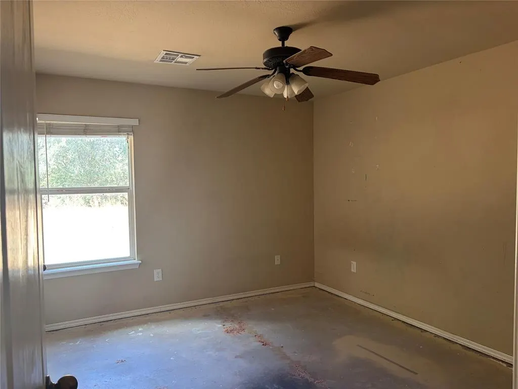 Photo 6 — 8112 Woodbend Drive, Oklahoma City, OK 73135