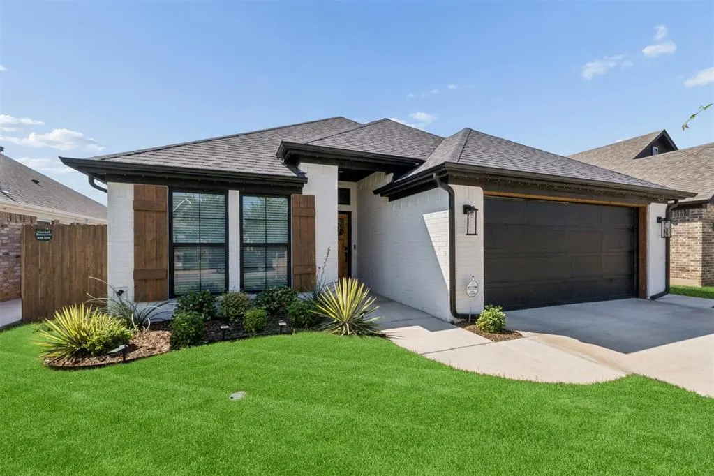 Front exterior — 2444 NW 179th Terrace, Edmond, OK 73012