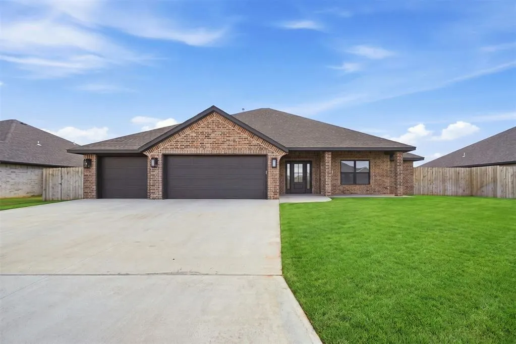 Front exterior — 714 Sheryl Lane, Altus, OK 73521
