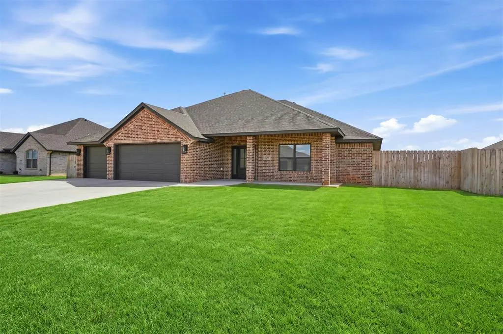 Photo 4 — 714 Sheryl Lane, Altus, OK 73521