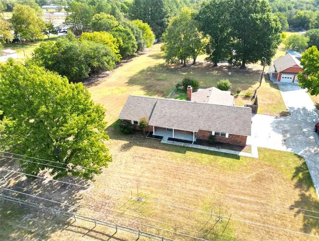 Photo 3 — 16009 S Rock Creek Road, Shawnee, OK 74801