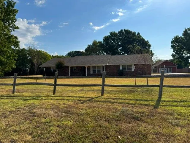Photo 4 — 16009 S Rock Creek Road, Shawnee, OK 74801