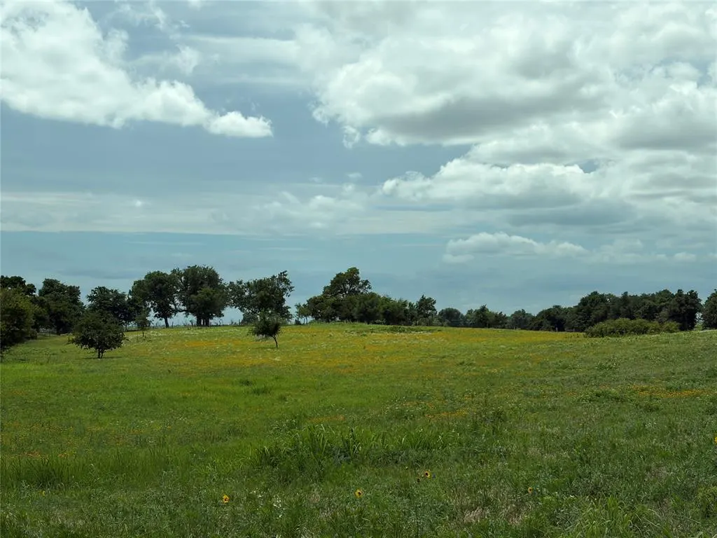 Photo 2 — 4151 N May Avenue, Crescent, OK 73028