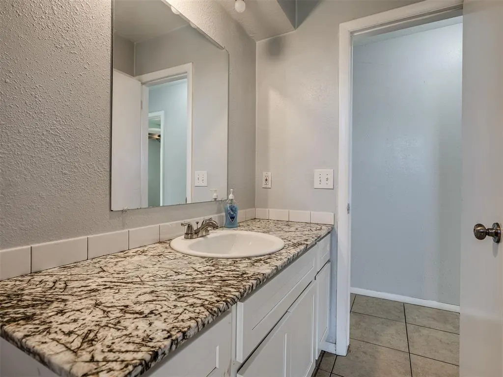 Photo 24 — 8900 S Hillcrest Drive, Oklahoma City, OK 73159