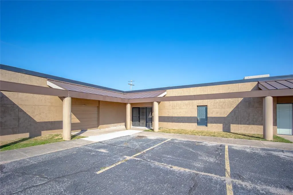 Front exterior — 2278 Industrial Boulevard 119, Norman, OK 73069
