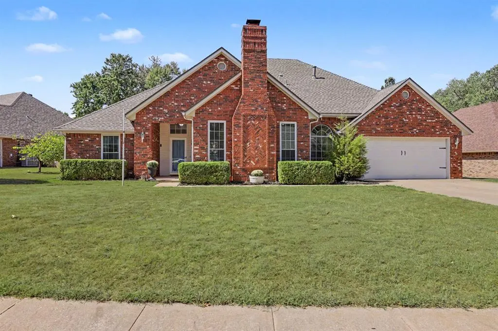 Front exterior — 501 Copperfield Drive, Edmond, OK 73003