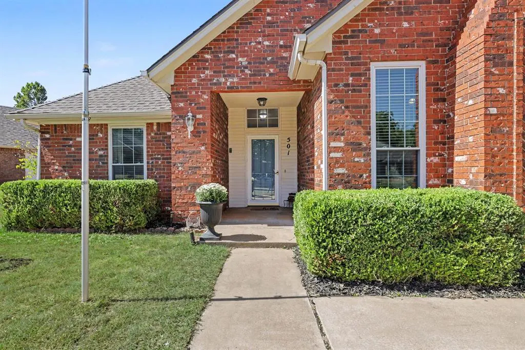 Photo 8 — 501 Copperfield Drive, Edmond, OK 73003