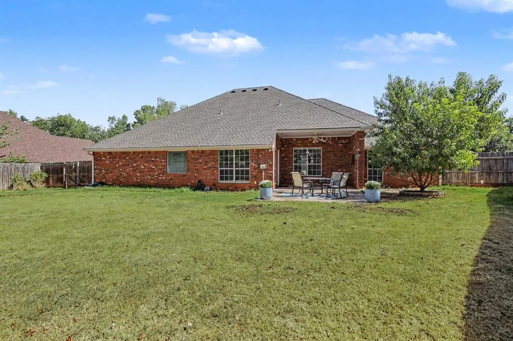 Photo 31 — 501 Copperfield Drive, Edmond, OK 73003
