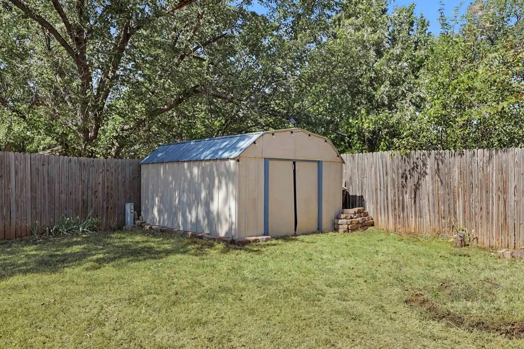 Photo 32 — 501 Copperfield Drive, Edmond, OK 73003