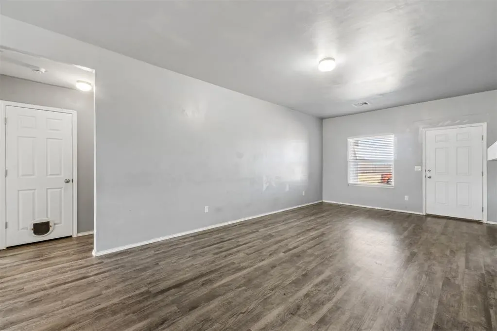 Photo 3 — 333 Karlee Lane, Newcastle, OK 73065