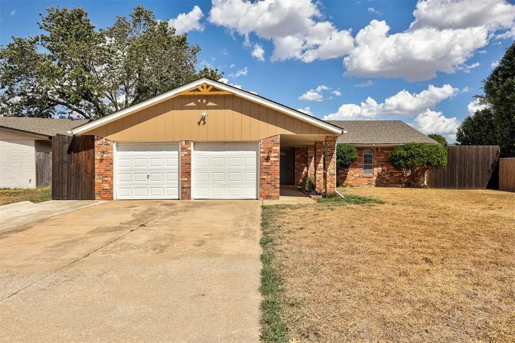 Photo 2 — 1242 Birkenhead Road, Yukon, OK 73099