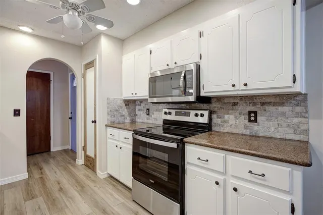 Photo 2 — 1242 Birkenhead Road, Yukon, OK 73099
