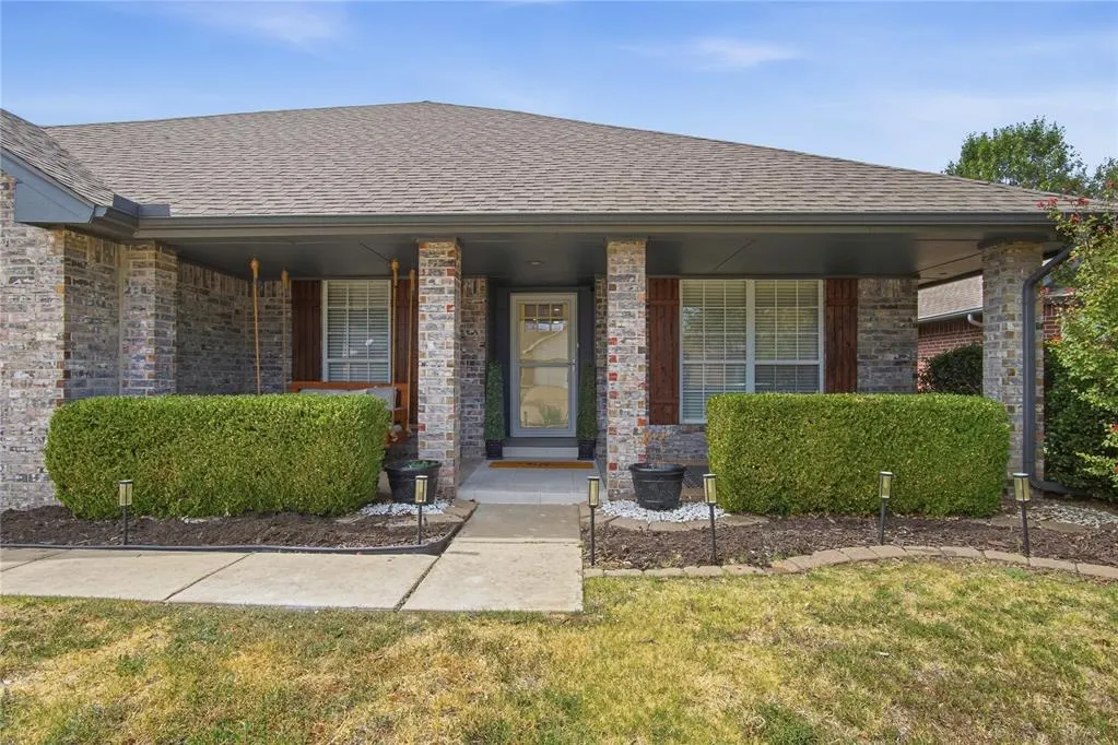 Photo 3 — 1109 Bradford Place, Edmond, OK 73012
