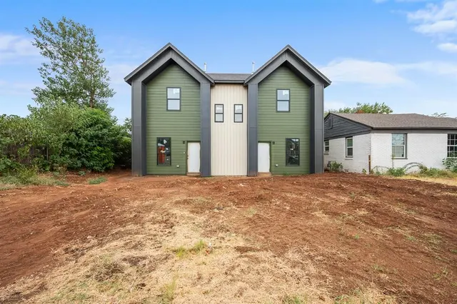 Photo 2 — 820 W 2nd Street, Edmond, OK 73003