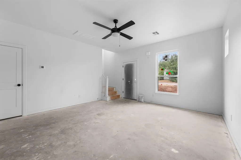 Photo 8 — 820 W 2nd Street, Edmond, OK 73003