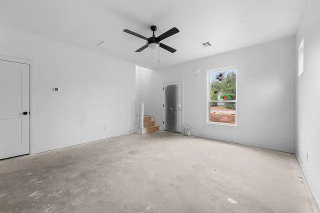 Photo 8 — 820 W 2nd Street, Edmond, OK 73003