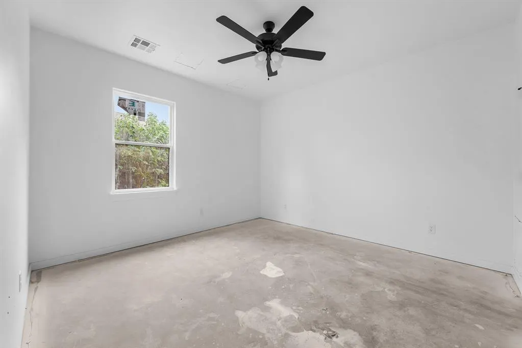 Photo 22 — 820 W 2nd Street, Edmond, OK 73003