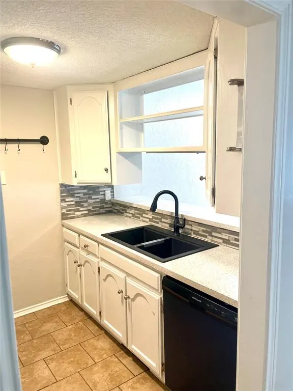 Photo 8 — 2137 Goodrich Drive, Moore, OK 73170