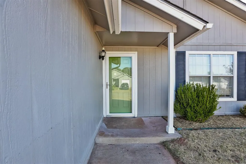 Photo 5 — 416 Belmont Drive, Edmond, OK 73034