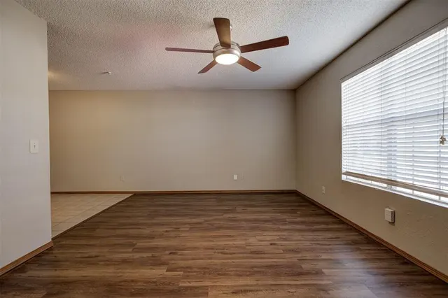 Photo 7 — 416 Belmont Drive, Edmond, OK 73034