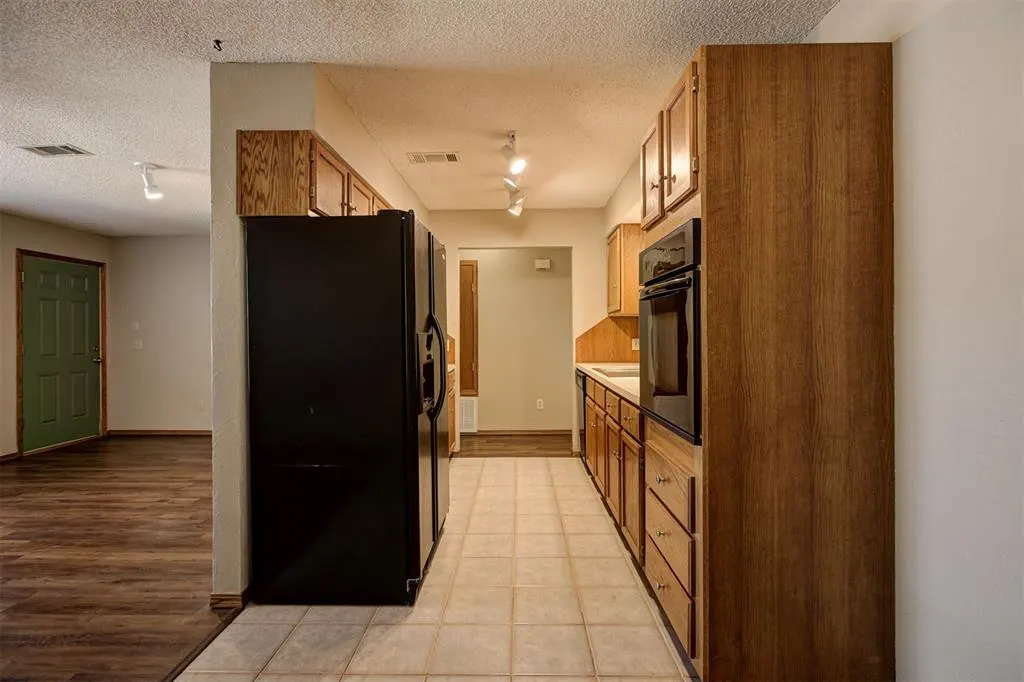 Photo 13 — 416 Belmont Drive, Edmond, OK 73034
