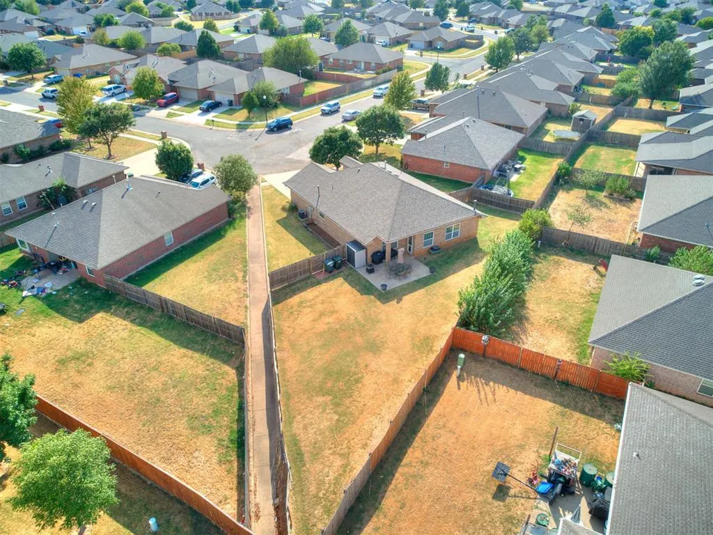 Photo 39 — 2137 Peacock Drive, Edmond, OK 73012
