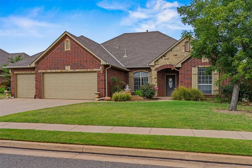 Front exterior — 129 Bonaire Drive, Edmond, OK 73013