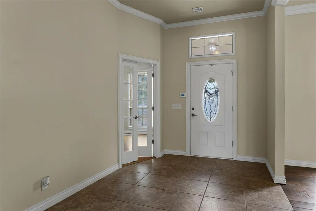 Photo 3 — 129 Bonaire Drive, Edmond, OK 73013