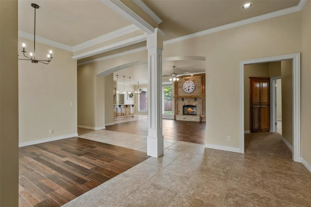 Photo 4 — 129 Bonaire Drive, Edmond, OK 73013