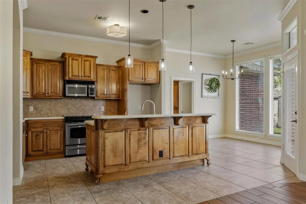 Photo 12 — 129 Bonaire Drive, Edmond, OK 73013
