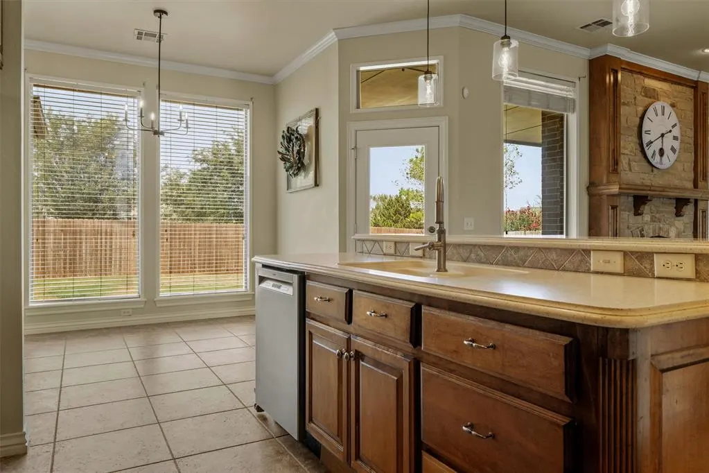 Photo 14 — 129 Bonaire Drive, Edmond, OK 73013