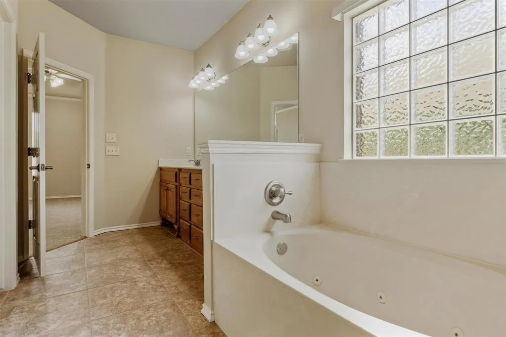 Photo 27 — 129 Bonaire Drive, Edmond, OK 73013