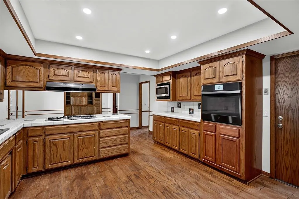 Photo 10 — 6 Pebble Creek Road, Norman, OK 73072