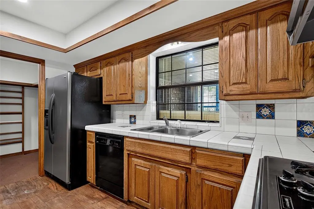 Photo 12 — 6 Pebble Creek Road, Norman, OK 73072