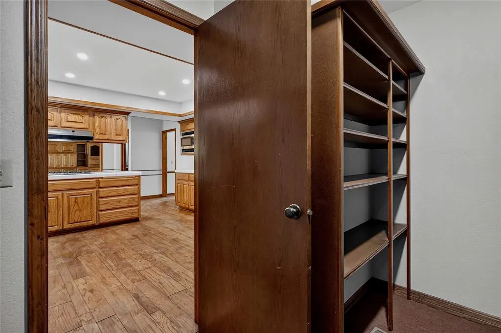 Photo 15 — 6 Pebble Creek Road, Norman, OK 73072