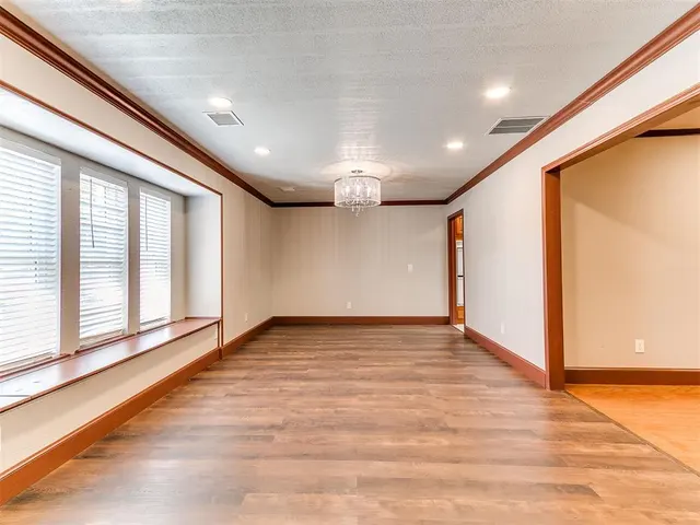 Photo 4 — 11700 Shasta Lane, Oklahoma City, OK 73162