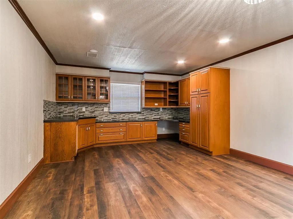 Photo 13 — 11700 Shasta Lane, Oklahoma City, OK 73162
