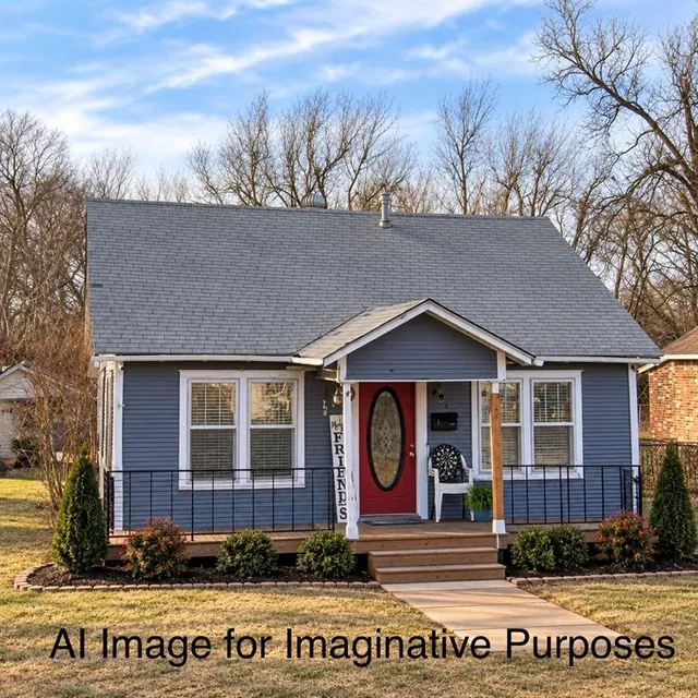 Photo 2 — 2012 S 13th Street, Chickasha, OK 73018