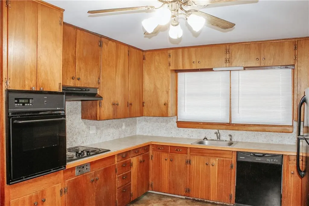 Photo 3 — 714 Elmwood Drive, Norman, OK 73072
