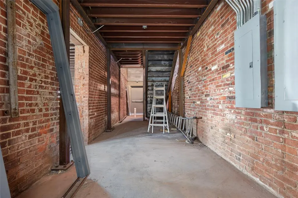 Photo 21 — 2401 N Classen Boulevard, Oklahoma City, OK 73106